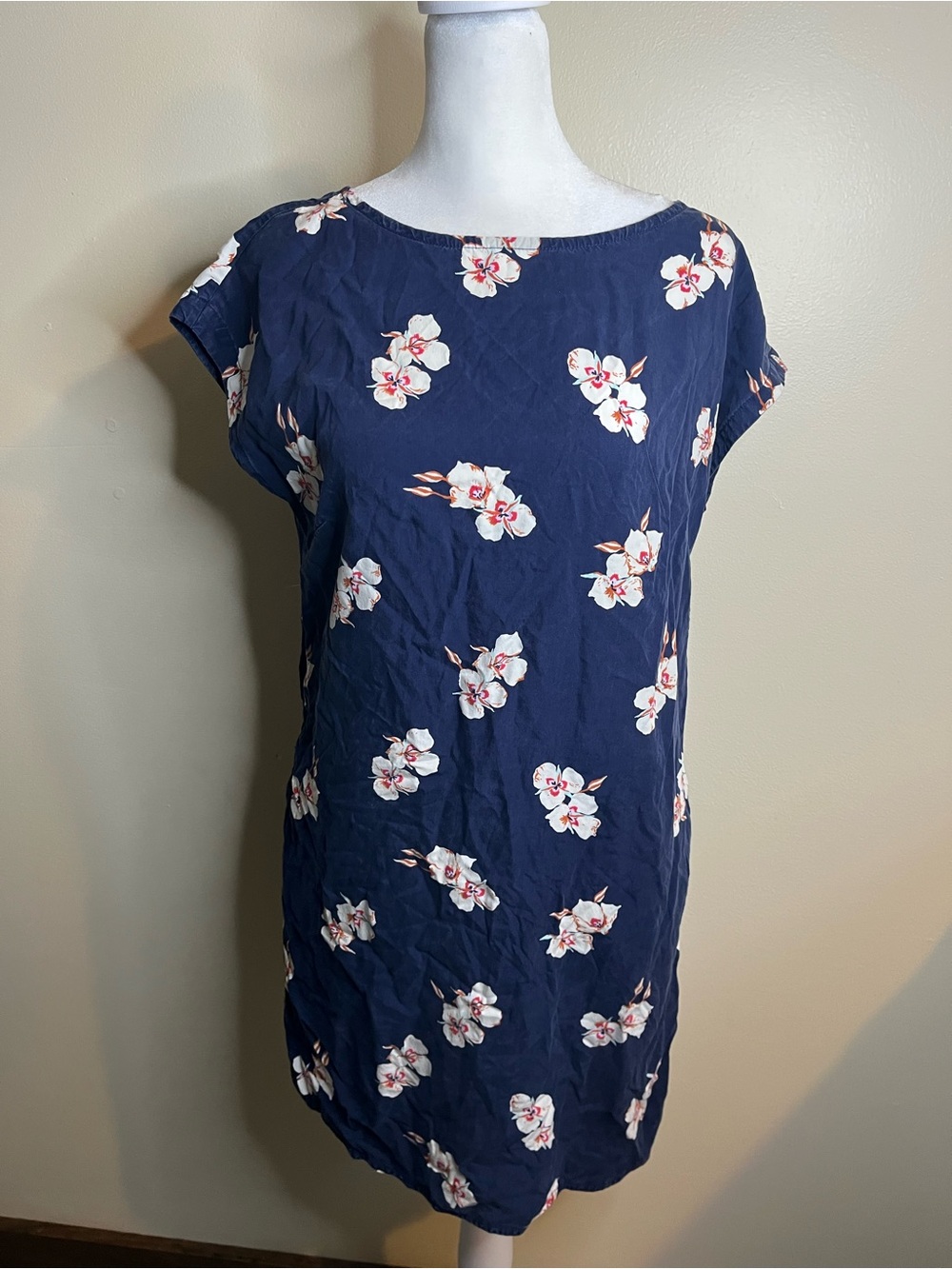 Patagonia Women's June Lake dress  Mariposa Lily Floral Print Navy Size Small